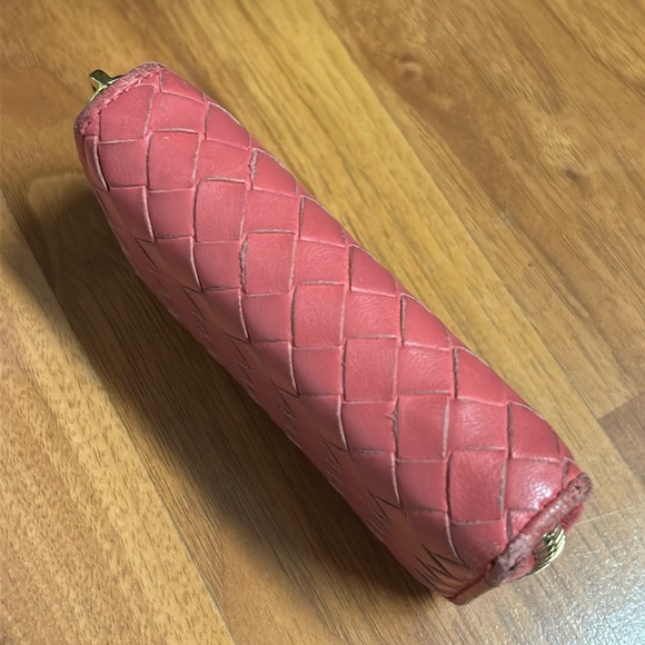 Authentic Bottega Veneta Intrecciato Leather Zip Around Wallet - Picture 7 of 16